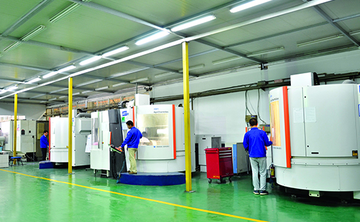 瑞士五軸加工中心